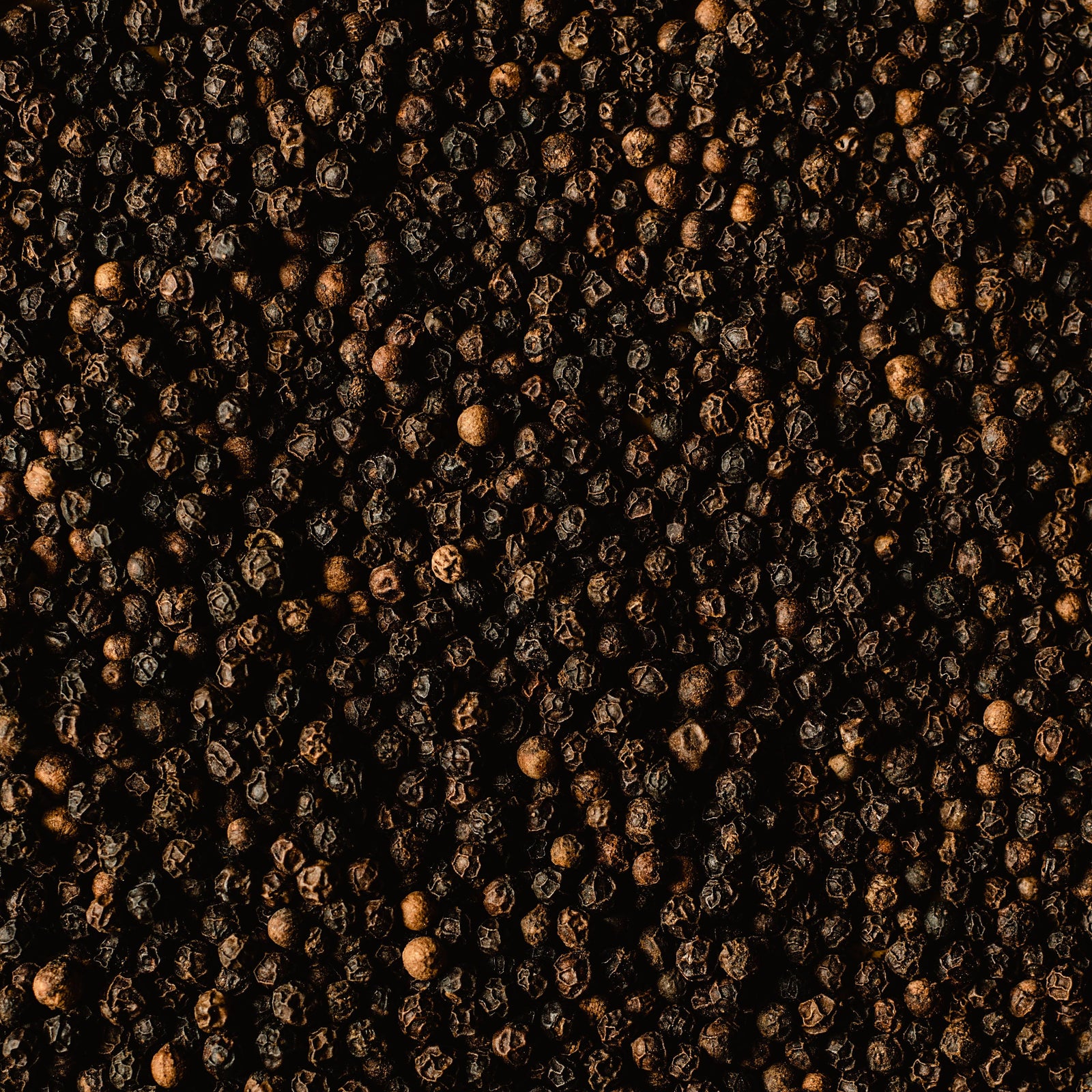 Grains de poivre noir de Madagascar en vrac