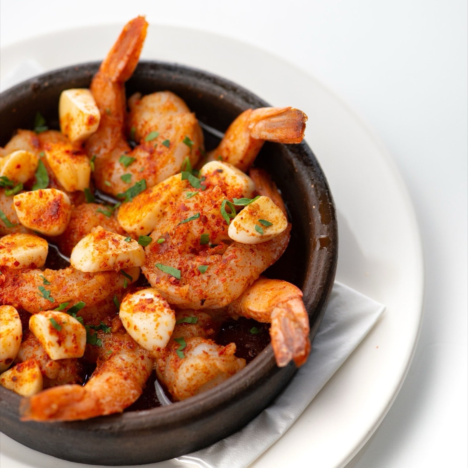 Crevettes flambées relevées au piment pili-pili de Madagascar
