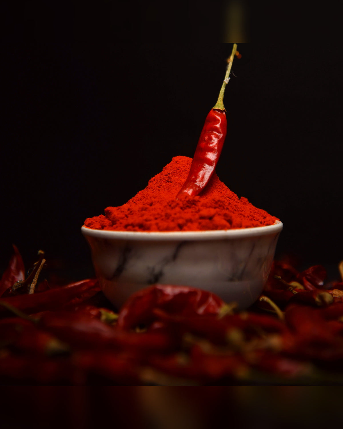 Piment pili-pili de Madagascar, mise en scène