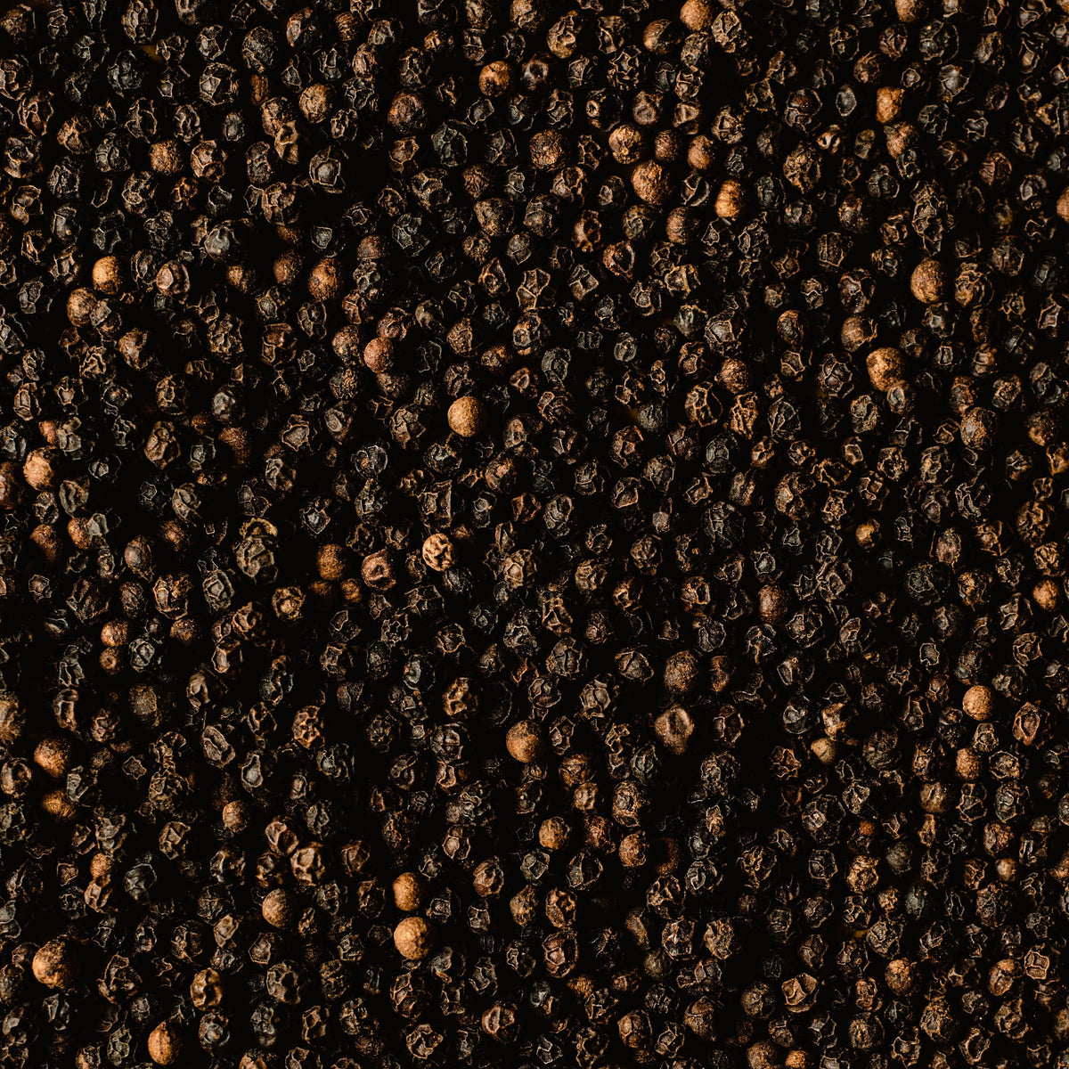 Grains de poivre noir de Madagascar en vrac