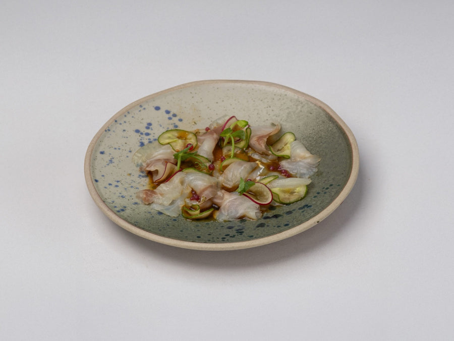 Carpaccio de bar au combava et huile d'olive
