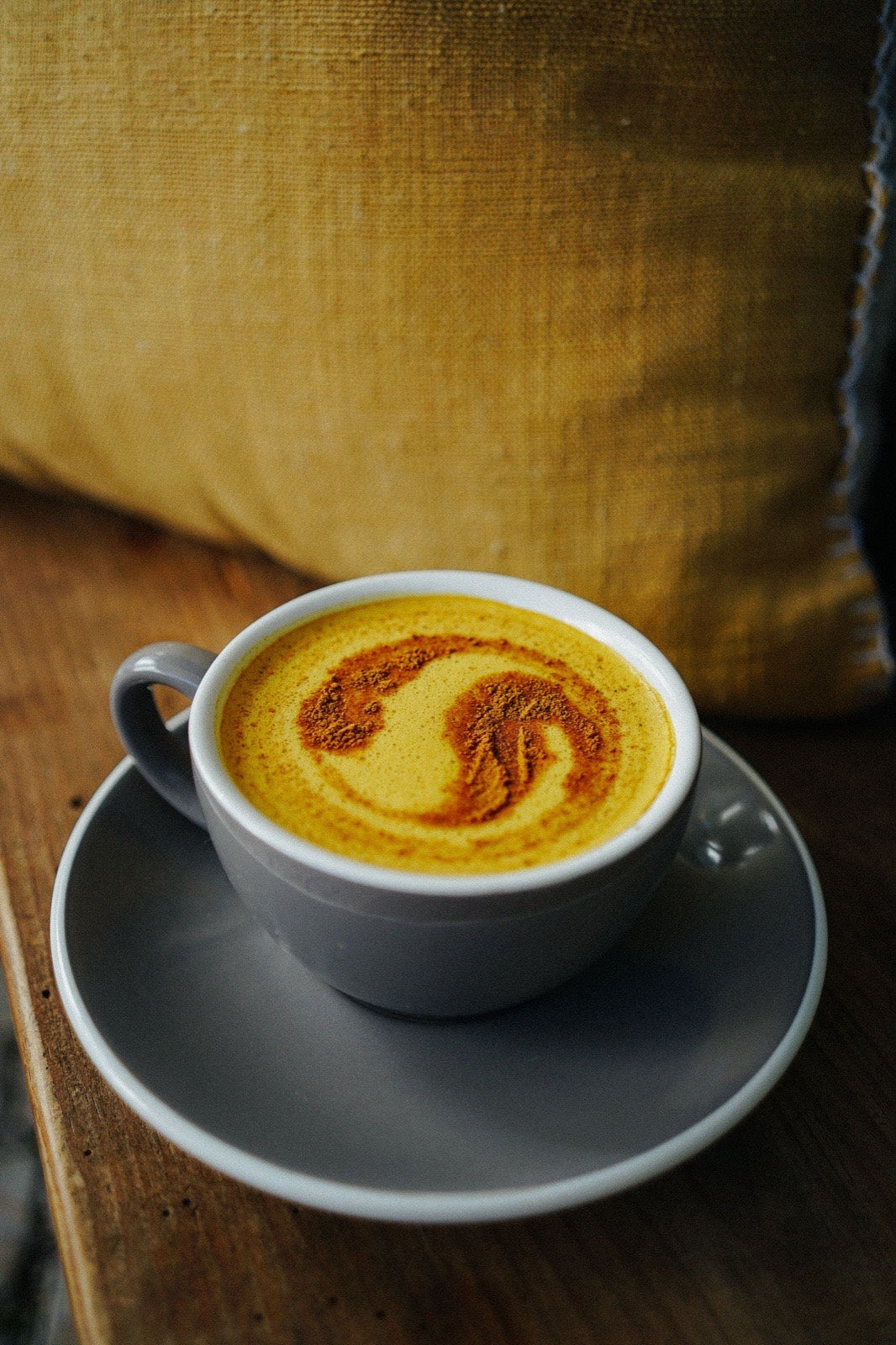 Latte doré curcuma-gingembre de Madagascar