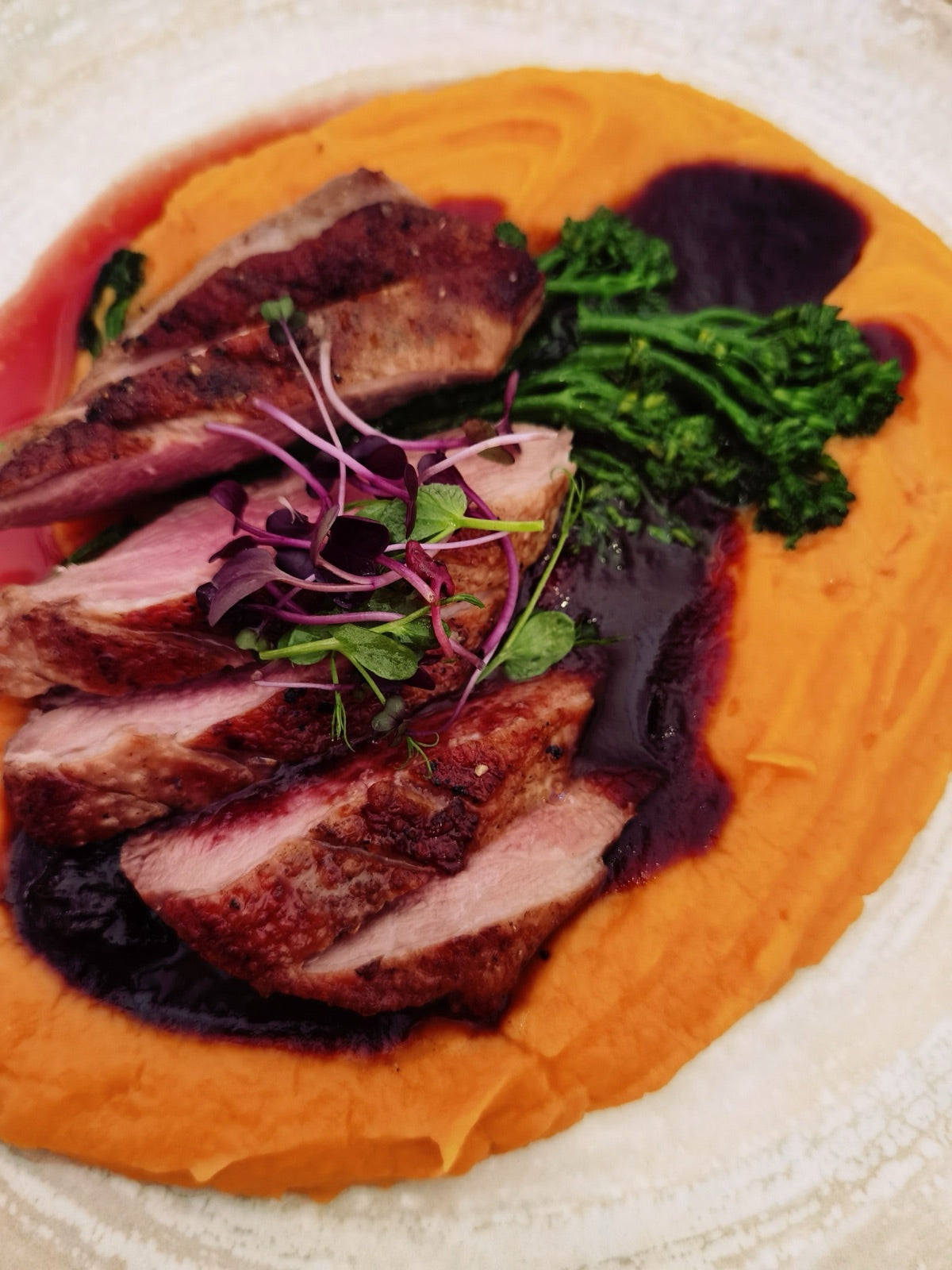 Magret de canard, sauce poivre Voatsiperifery